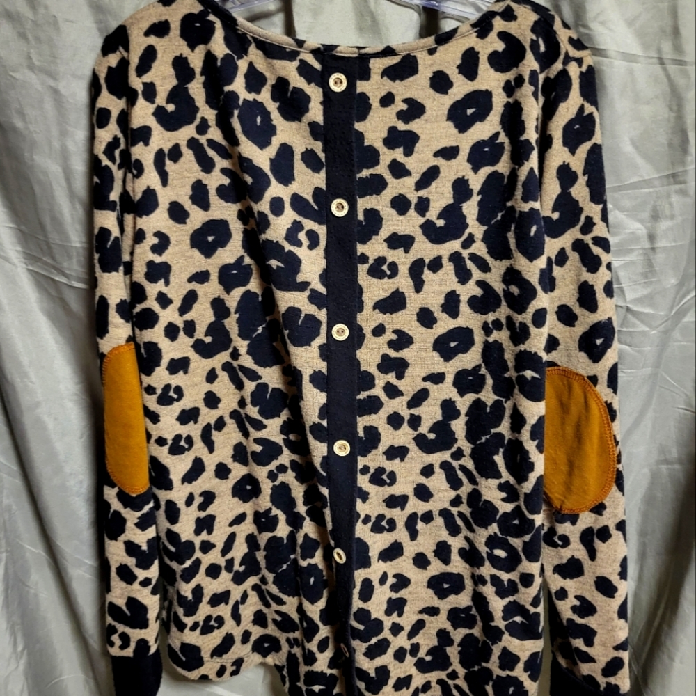 Pink clover large brown leopard